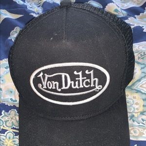 Von Dutch black hat